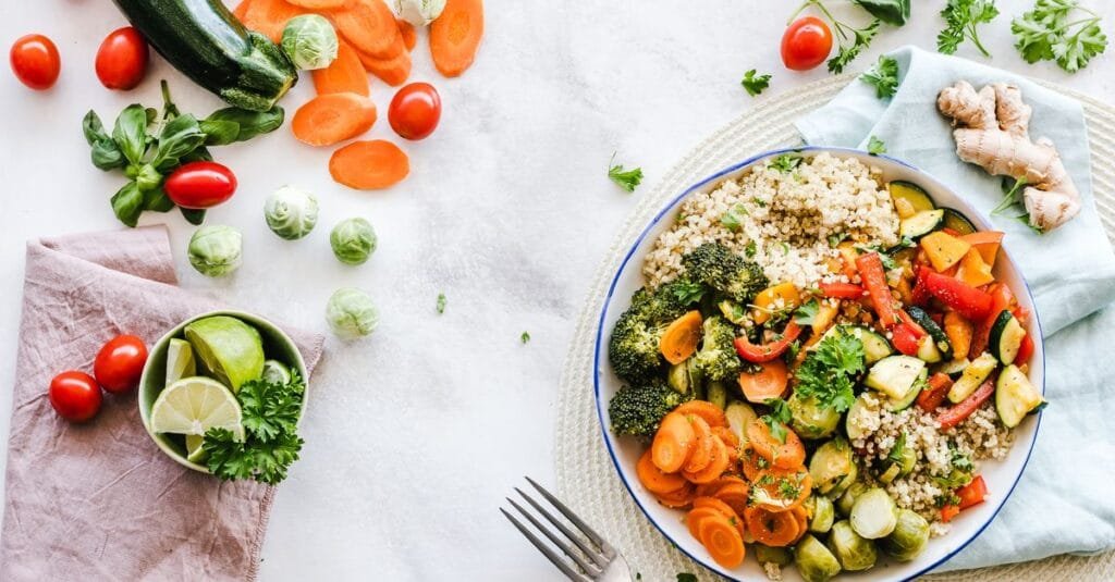 Eating a meal mindfully